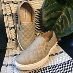Steve Madden Slip-on’s